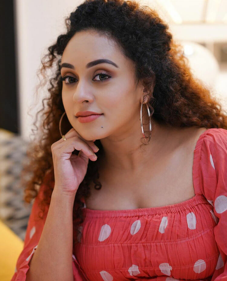 Pearle Maaney College Life